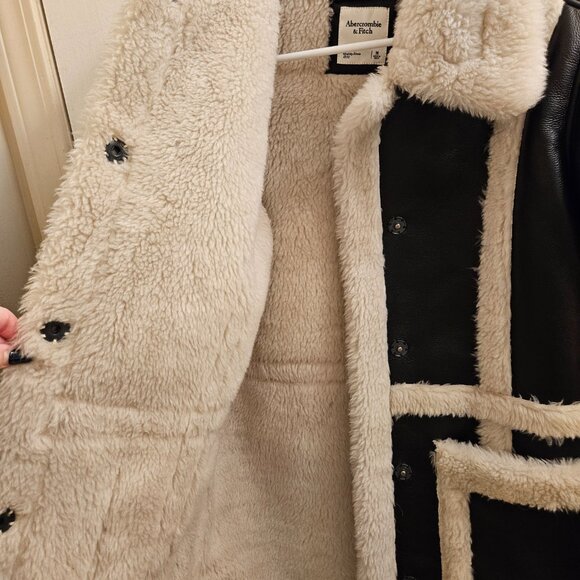 Abercrombie & Fitch Sherpa Lined Vegan Leather Jacket - Picture 8 of 8